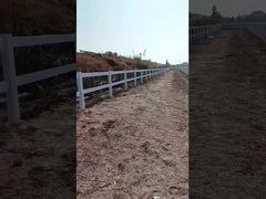 3 Σιδηροδρομικό σύρμα πλέγμα φράχτης φιλικό προς το περιβάλλον λευκό βινύλιο άλογο φράχτη Πίνακα